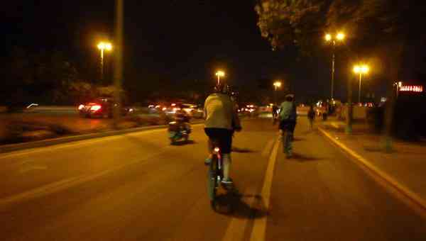 夜跑夜骑晚上运动健康吗?